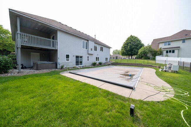 Building Photo - 16920 81st Pl N