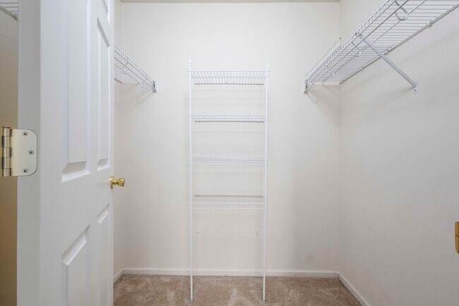 Foto del edificio - 4289 Berkshire Dr