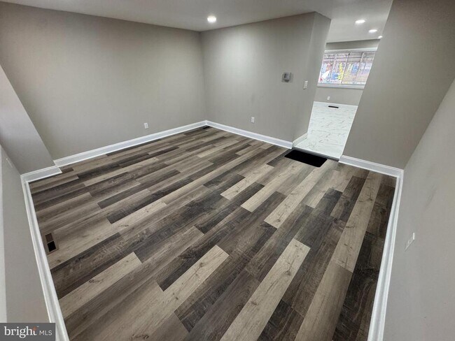 Foto del edificio - 8050 Lansdale Rd