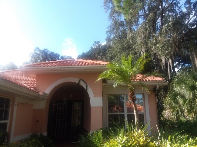 Foto del edificio - 5022 Hanging Moss Ln