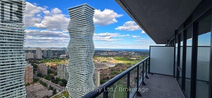 Building Photo - 448 Burnhamthorpe Rd W