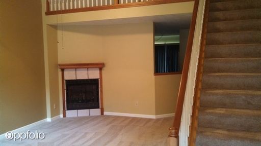 Building Photo - 302 Lawnview Way