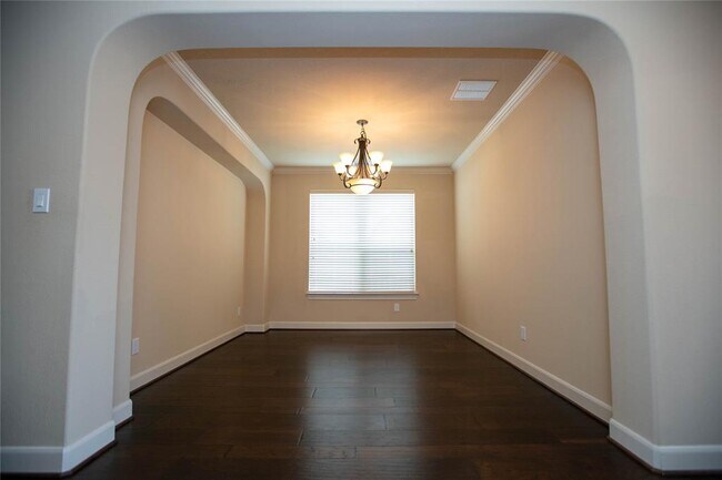 Building Photo - 6011 Regal Falls Ct