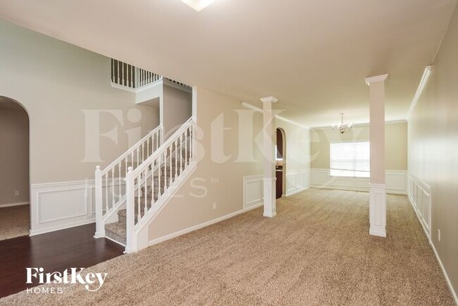 Building Photo - 7125 Bedrock Cir
