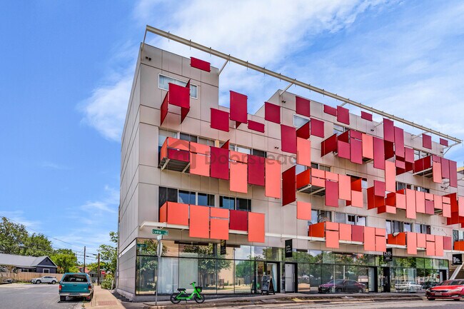 Foto del edificio - 1200 E 11th St