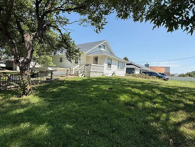 Foto del edificio - 538 E Prairie St