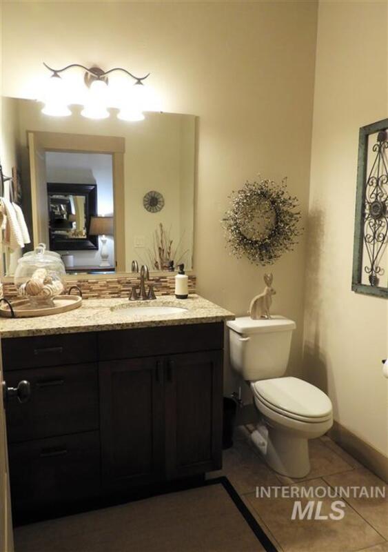 Foto del edificio - 2084 W Pine Ave