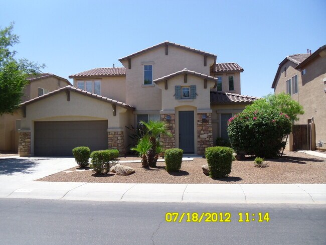 Foto del edificio - FANTASTIC 4 BED, 2.5 BATH HOME WITH POOL ,...