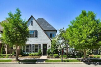 Building Photo - 2221 Longwood Dr