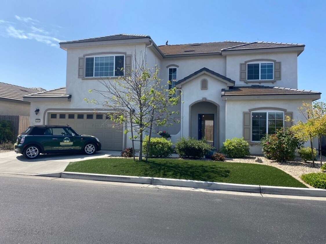 Primary Photo - Like New Spacious Home in Gated Community