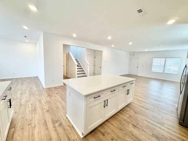 Foto del edificio - NEW 4 br 2.5 ba  Single Family Home in the Kensington Community - Ready for February Move In