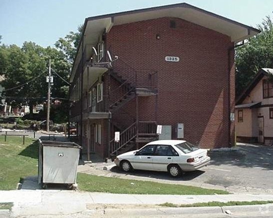 Lateral del edificio - Country House Apts