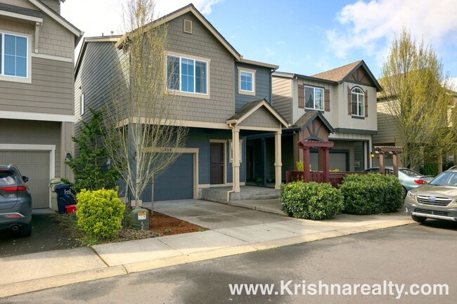 Building Photo - Charming 4 BD* 2.5 BA* Single Family Conte...
