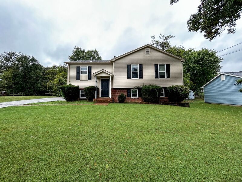 Primary Photo - 1720 Autumn Ridge Dr