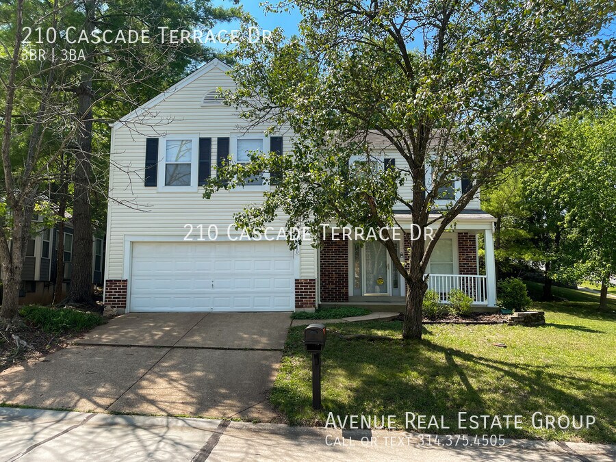 Foto principal - Just Listed! - 210 Cascade Terrace Dr