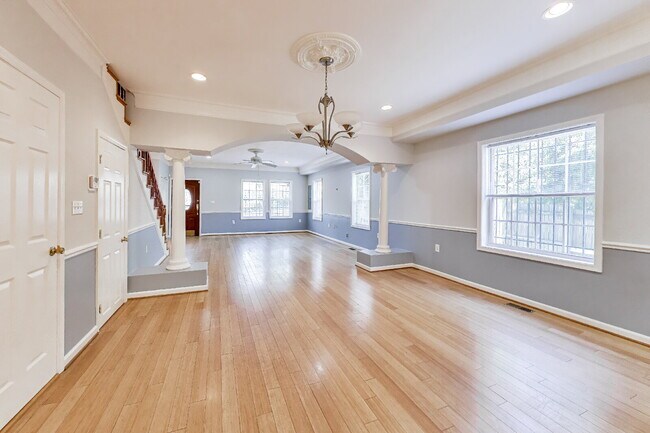 Foto del edificio - 5713 Eads St NE