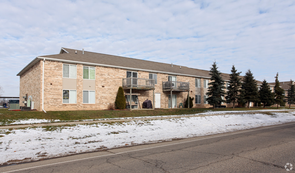 Building Photo - Evergreen Apartments