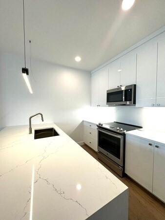 Foto del edificio - 659 E Broadway
