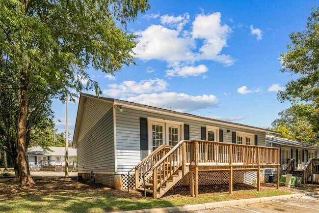 Foto del edificio - 2266 Magnolia Cir
