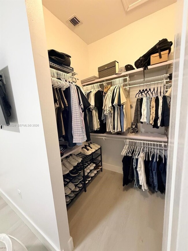 Foto del edificio - 1022 NE 42nd Terrace