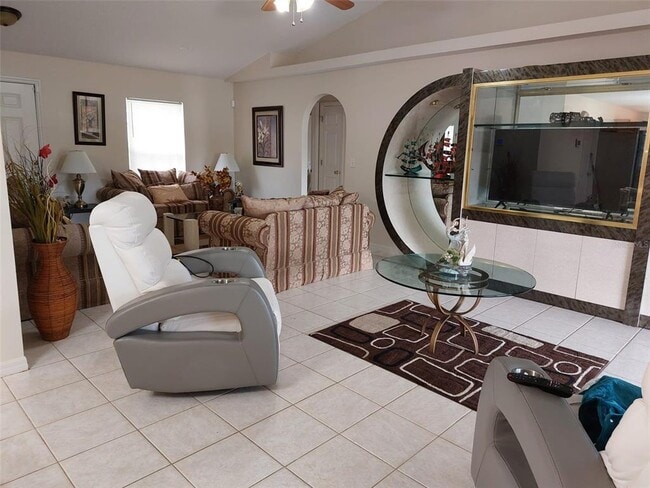 Building Photo - 307 S Oakland Ave