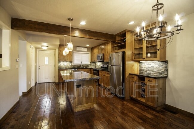 Foto del edificio - 2438 N Earle Dr