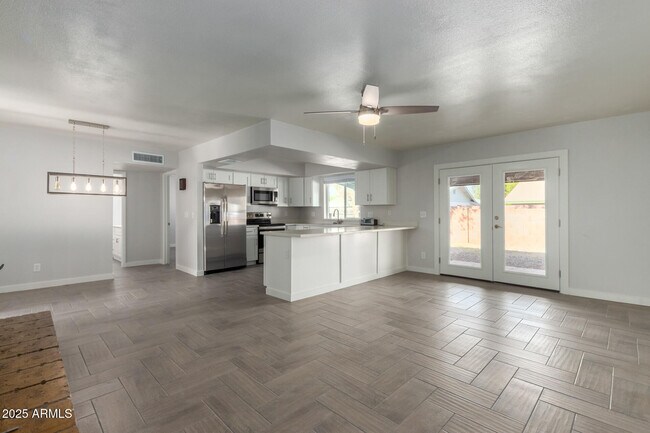 Building Photo - 1308 S Polly Ann Dr