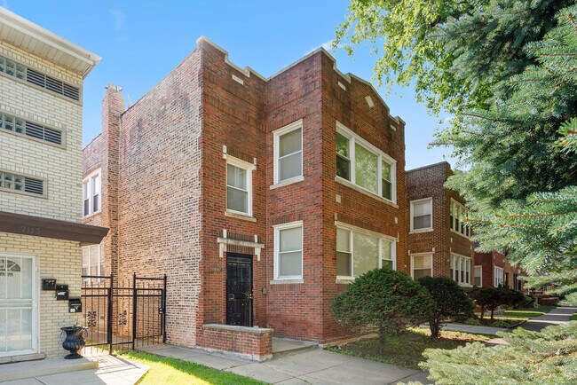 Building Photo - 7117 S Wabash Ave