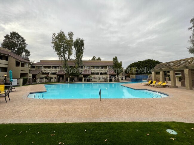 Foto del edificio - 1331 W Baseline Rd