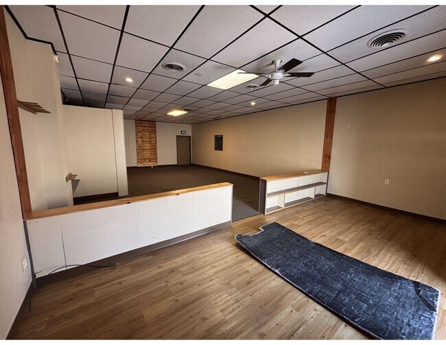 Foto del edificio - 400 Copeland Ave