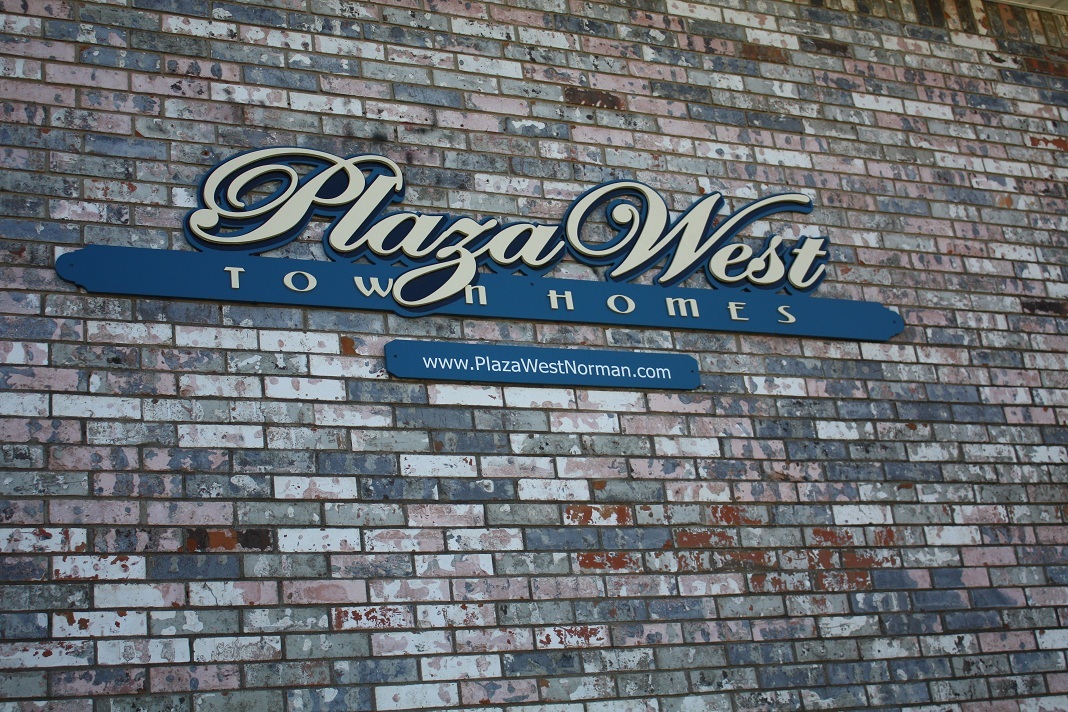 Foto principal - Plaza West Townhomes