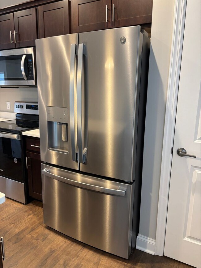 Foto del edificio - Beautiful Townhome in Cannonsburg!