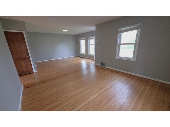 Foto del edificio - 3858 Wooddale Ave S