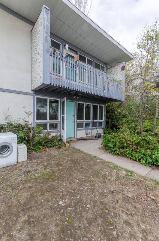 Primary Photo - 20 Hillside Cir