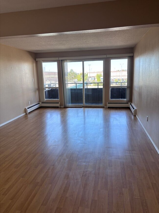 Foto del edificio - Heat Paid!  Amazing Downtown Condo!