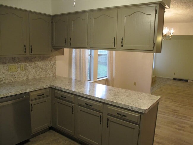 Foto del edificio - 4206 Harcourt Dr