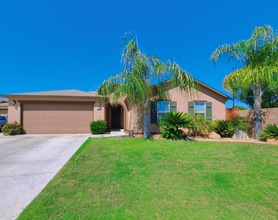 Building Photo - 2402 S Lind Ave