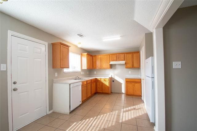Building Photo - 2703 Clayton Oaks Dr