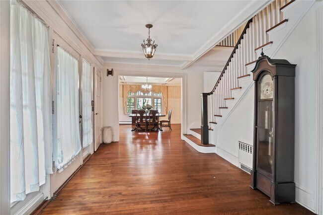 Foto del edificio - 134 Pelhamdale Ave