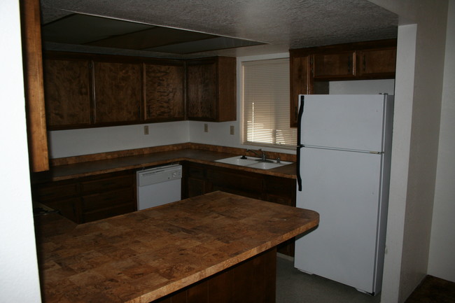 Side View of Kitchen! - Ridgecrest Villa Apartments