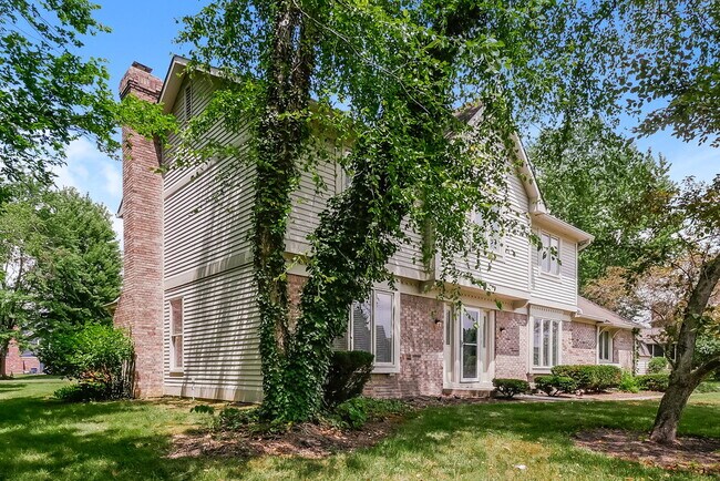 Building Photo - 100 Abbey Rd