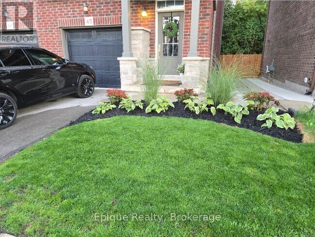 Building Photo - 445 Ontario St S