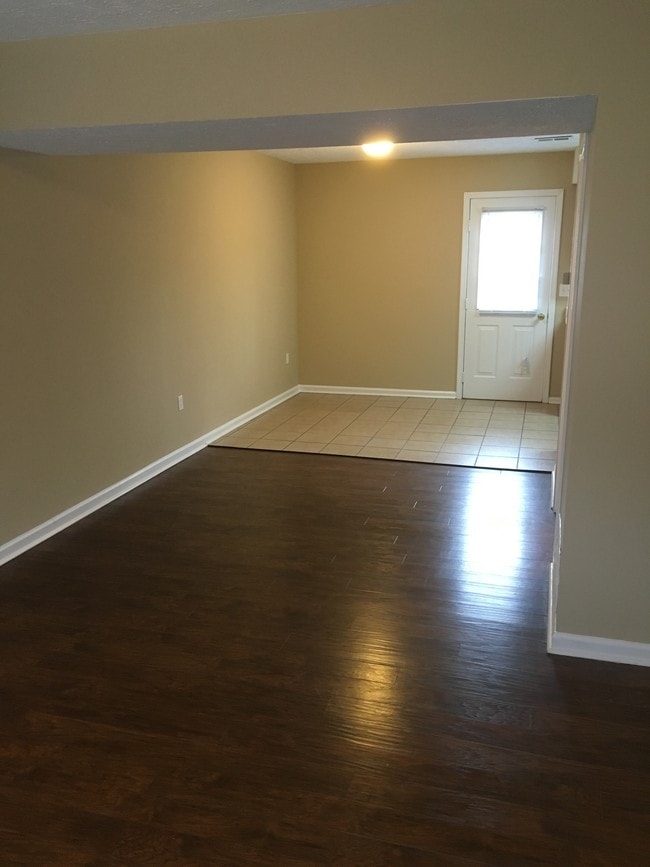 Living dining - 239 Wayne Dr