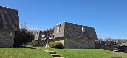 Building Photo - 233 Vista Way