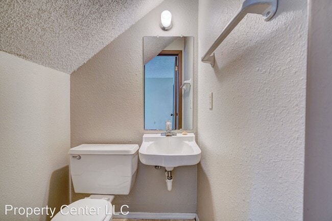 Building Photo - 2 br, 1.5 bath House - 2629 Elwood Drive