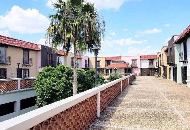 Foto del edificio - 1418 Beech Ave
