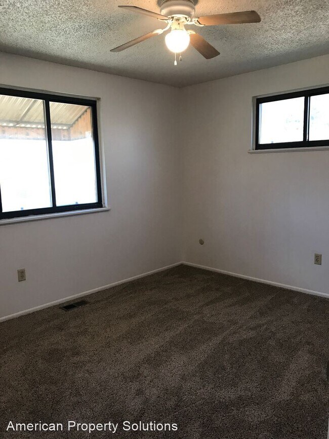 Building Photo - 3 br, 1.5 bath House - 3323 S Jasper Ct