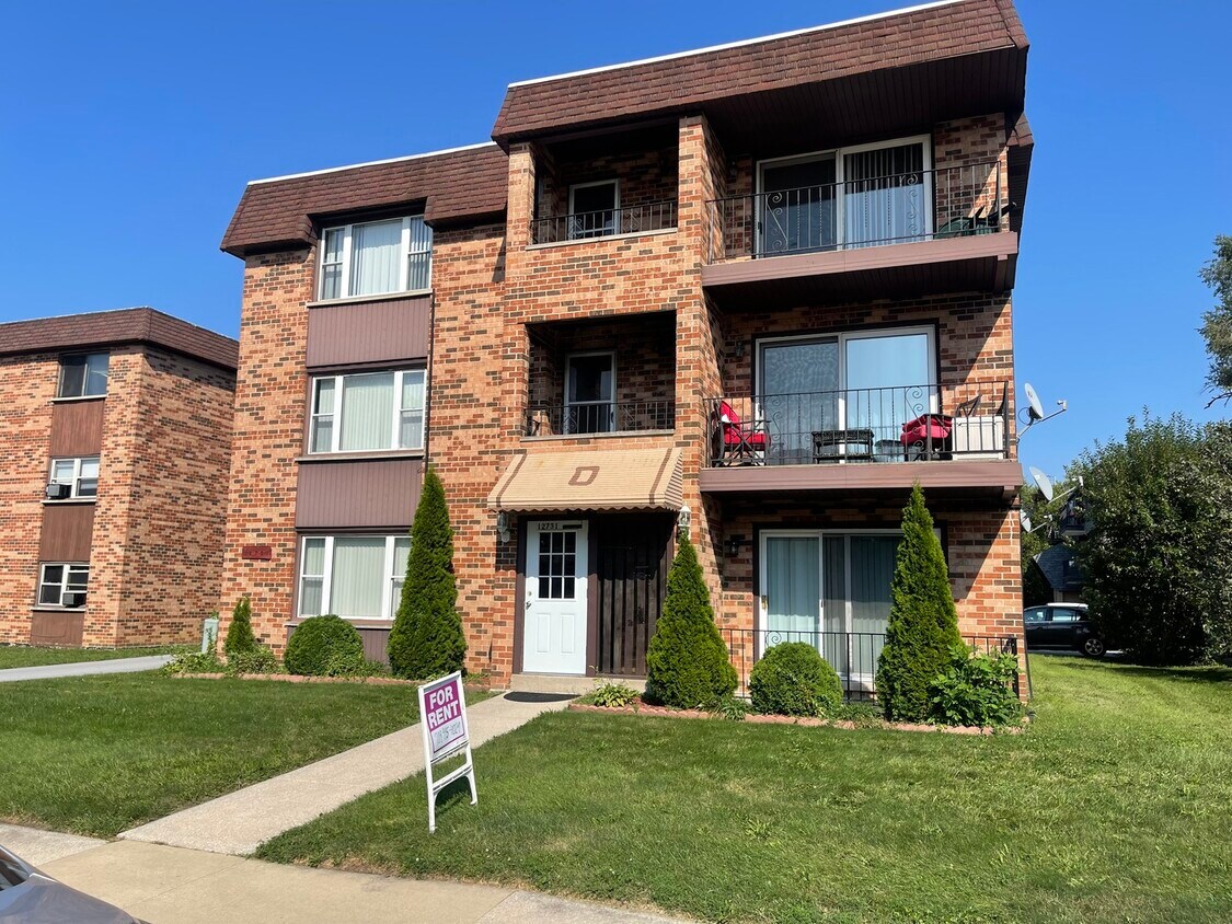 Primary Photo - 12731 S La Crosse Ave
