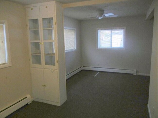 Foto del edificio - Spacious 2 Bed 1 Bath Home with Large Lot ...