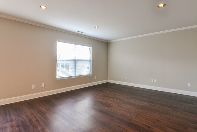 Foto del edificio - 535 Kerriann Ln
